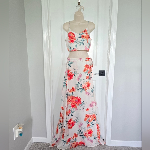 Lulus Dresses & Skirts - Lulu's Floral 2-pc Maxi Dress - White and Coral Sz Medium Worn 1x